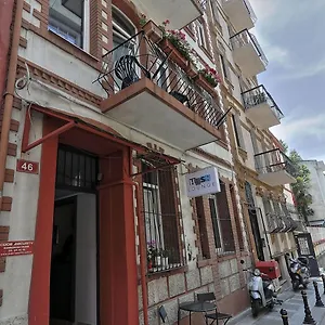 Hostel Hush Lounge
