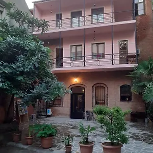hotel-zaira.alltbilisihotels.com/